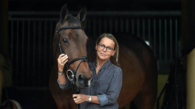 Sylvie Robert, organisatrice du salon Equita Lyon et son CHI Longines.