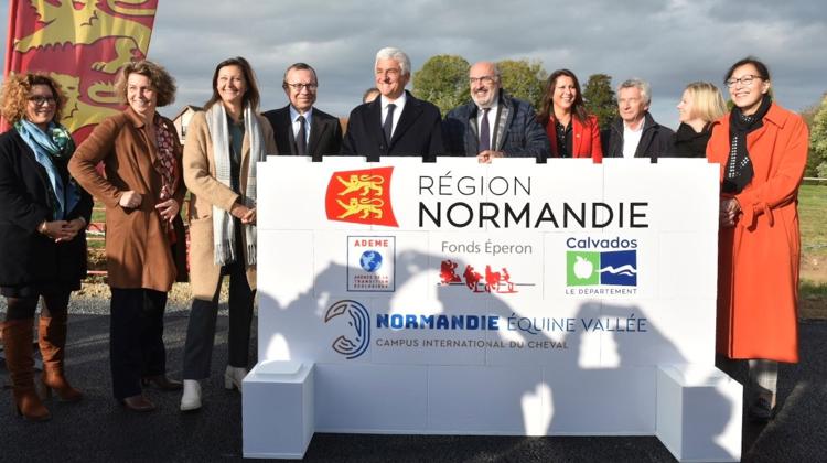 La région Normandie se mobilise pour faire du Campus international du cheval de Goustranville un lieu de recherche. 