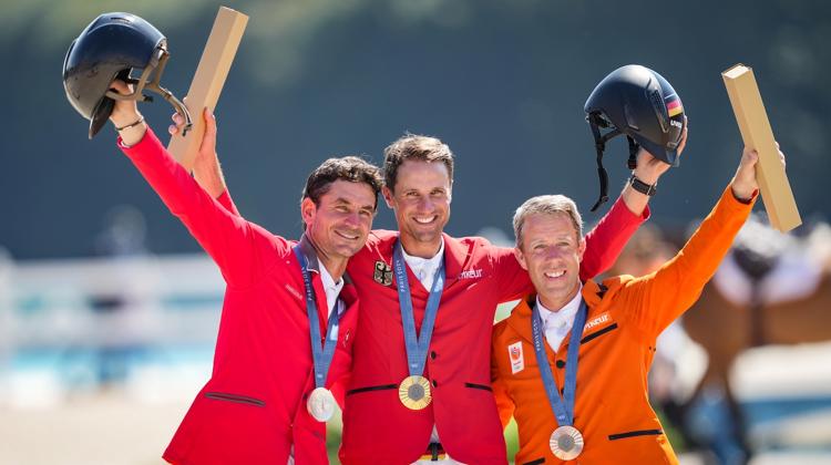 Christian Kukuk a été sacré champion olympique de saut d'obstacles ce midi, à Versailles, avec Checker 47.