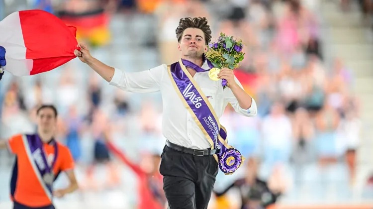 Quentin Jabet a conclu la première semaine des Mondiaux avec trois médailles autour du cou