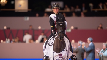 Pauline Basquin et Sertorius de Rima Z Ifce ont hissé le drapeau français sur la première marche du podium de l'étape de la Coupe du monde de Madrid.