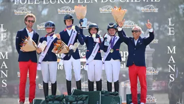 L'équipe de France Poneys de concours complet a remporté son troisième titre européen aujourd'hui au Mans. 