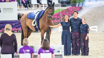 Théo Gardies, Noély Thibaudat, Sirine Abousaïd et Sir Sensation ont entamé les Mondiaux de Pas de Deux du bon pied