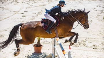 Axelle Lagoubie et Freedom du Feu au Normandie Horse Show, à Saint-Lô.