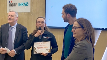 Agata Rzekec est ici entourée de cadres de l’IFCE à l’occasion d’une présentation publique.