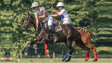 Lia Salvo (en blanc) et Millie Hine (en gris) se retrouveront demain à 11h pour la finale de l’Open de France féminin.