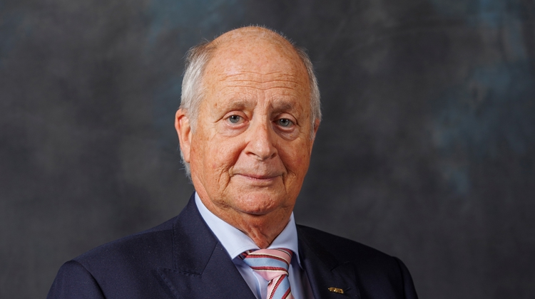 Le président de l’EEF, Theo Ploegmakers, quittera ses fonctions le 1er avril 2025 pour des “raisons de santé”.