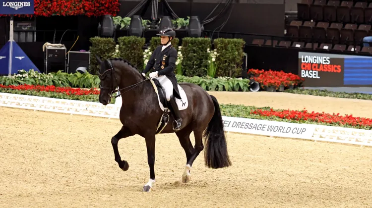 Isabell Werth et Wendy*de Fontaine on brillé dans les airs relevés, mais concédé des fautes au galop