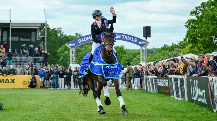 Rosalind Canter et Lordships Graffalo sont devenus les premiers triples vainqueurs du CCI 5*-L de Badminton
