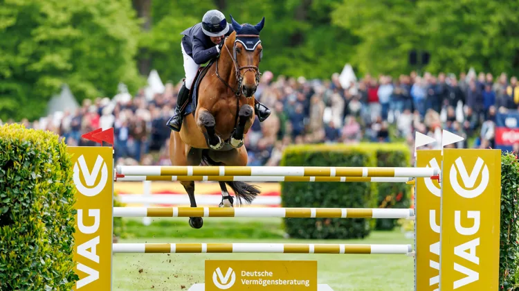 Avec son Selle Français Genghis Khan de Londé, Cian O’Connor a remporté la première épreuve majeure du CSI 5* de Hambourg