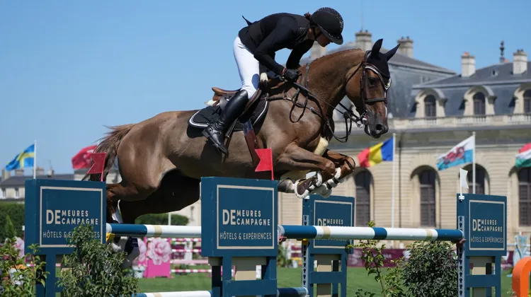 Alexa Ferrer et Vitalhorse Fleur d'Oz ont remporté le prix Demeures de Campagnes, premier temps fort du CSI 4* de Chantilly Classic.
