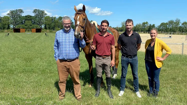 Astier Nicolas a signé un partenariat avec l'association Deauville Sports équestres