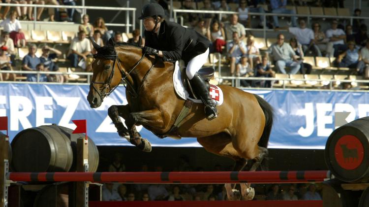 Ici aux Jeux Équestres Mondiaux de Jerez de la Frontera en 2002 avec Pershing, Lesley McNaught est décédée à l'âge de cinquante-neuf ans.