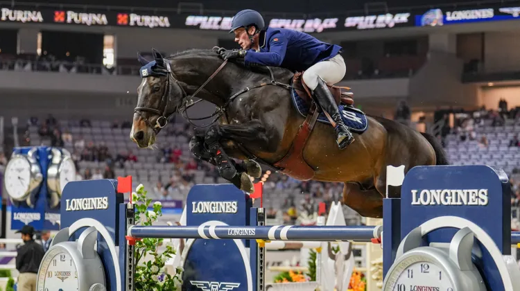Daniel Deusser et Otello de Guldenboom lors de la finale Longines de la Coupe du monde à Fort Worth au Texas.