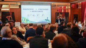Réunion avec les élus franciliens sur les Perspectives de l’équitation en milieu urbain.