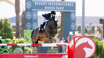 McLain Ward et First Lady ont devancé Nina Mallevaey et Dynastie de Beaufour la nuit dernière en Californie.