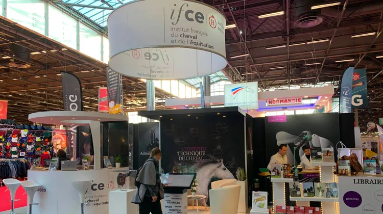 En 2025, l’IFCE a poursuivi une politique de communication ciblée et raisonnée, à l’image ici de sa participation au Salon du cheval de Paris.