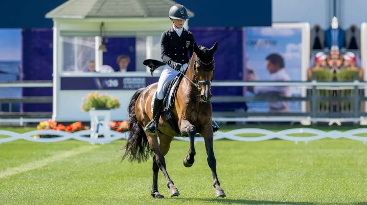 Julia Krajewski, la championne olympique de Tokyo 2021, a provoqué des frissons chez les spectateurs avec Ülzener’s Nickel.