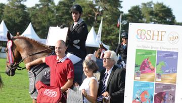 Vocifer de la Nouche, champion des six ans Cycle libre troisième année, honoré avec son cavalier Aurélien Walas