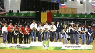 Le podium des jeux équestres mondiaux FEI Alltech 2014 en Normandie de reining était composé des États-Unis, de la Belgique et de l'Autriche. Photo PSV Morel