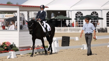 Anne-Frédérique Royon en selle sur J'adore défendra les couleurs de la France, ce week-end au CPEDI 3* de Deauville. Photo Joe Allaux.