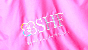 Le logo de la SHF. Crédit Scoopdyga