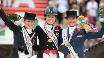 Charlotte Dujardin a été sacrée, pour la deuxième fois cette semaine, devant Helen Langehanenberg et Adelinde Cornelissen. Photo PSV Morel