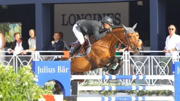 Après le Grand Prix de Barcelone l'an passé, Patrice Delaveau et Carinjo ont remporté leur deuxième Grand Prix CSI 5*, ce soir à Ramatuelle. Photo Scoopdyga