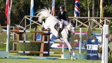 Très réguliers toute la saison, exception faite du CSIO 5* d'Aix-la-Chapelle, Constant van Paesschen et Toscan de Sainte Hermelle, ici à Valkenswaard, semblaient avoir leur place en équipe de Belgique... Photo Stefano Grasso/LGCT