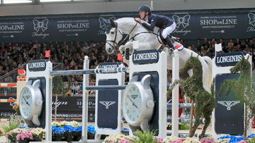 Bertram Allen et Molly Malone V ont régalé le public de Vérone d'un superbe barrage, cet après-midi. Photo Stefano Secchi/FEI