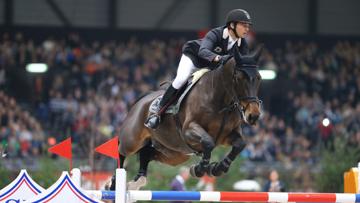 Steve Guerdat, en selle sur Nino des Buissonnets, victorieux à Genève l'année dernière. Crédit photo Scoopdyga