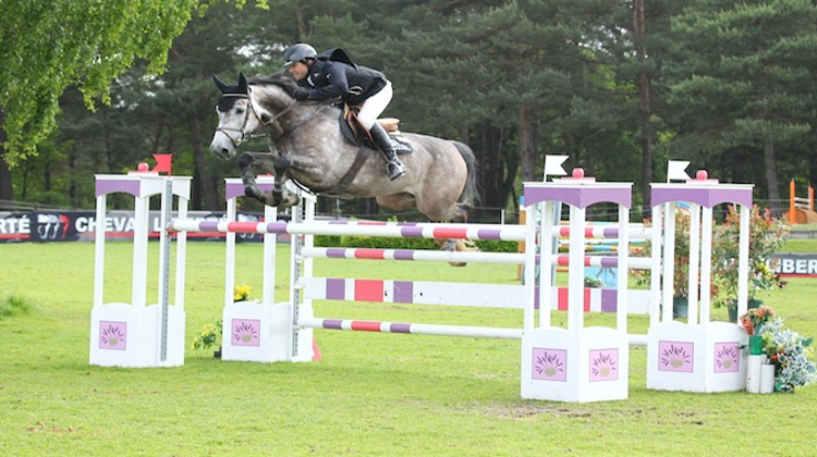 Max Thirouin a confirmé sa forme du week-end en remportant le Grand Prix des Jeunes Chevaux. Photo PSV Morel