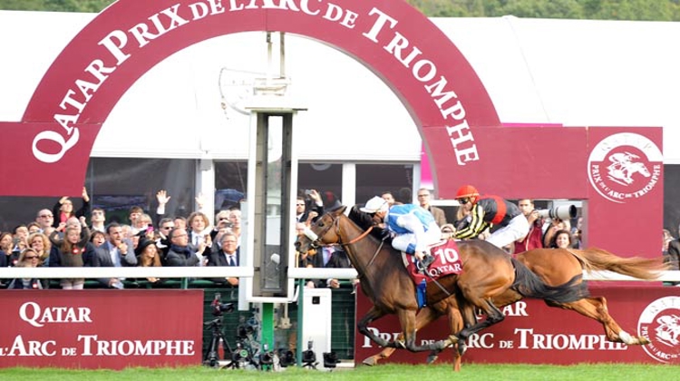 Le finish du Qatar Prix de l'Arc de Triomphe (Ph. Scoopdyga).