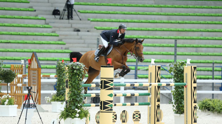 Patrice Delaveau et Ornella Mail*HDC ont brillament remporté le Grand Prix du CSI 2* au stade d'Ornano. Photo PSV Morel