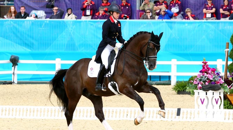 Charlotte Dujardin et Valegro, toujours premiers du classement FEI. © Scoopdyga