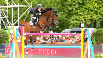 Marcus Ehning sur Sabrina a remporté le Grand Prix du dimanche à Paris. Photo Pascal Renauldon/R&B Presse