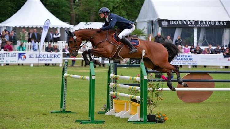 Maxime Livio, qui avait remporté la précédente étape de l?Eventing Tour à Saumur avec Qalao des Mers en mai dernier, tentera de réitérer sa performance ce week-end avec Pica d?Or. Photo Les Garennes