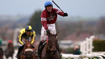 Rule The World (David Mullins) passes the post.
