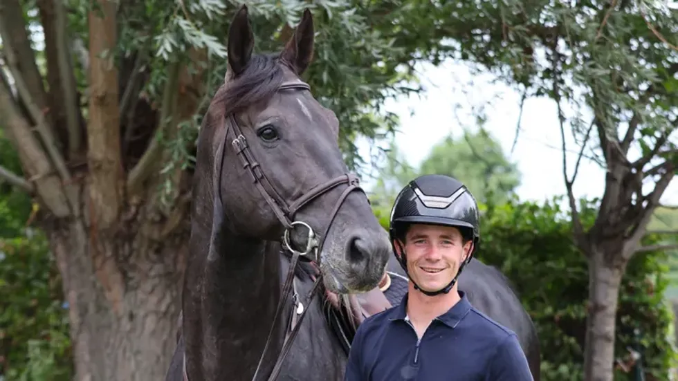Hier, aan de zijde van Impress-K van’t Kattenheye Z, treedt Thibeau Spits in de voetsporen van zijn vrienden Gilles Thomas en Thibault Philippaerts.