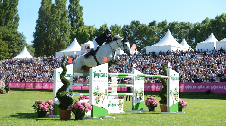 Laura Renwick et Rembrandt Blue ont déjoué une à une les difficultés du parcours jusqu'à décrocher la coupe dans le derby du CSI 5* de Dinard.