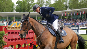 Olivier Robert explose de joie après sa première victoire en Grand Prix CSI 5*, samedi à Madrid. 