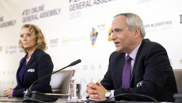 Ingmar de Vos, président (à droite), et Sabrina Ibáñez, secrétaire générale (à gauche), ont animé un exercice forcément plus morne que d’habitude, compte tenu de l’absence d’interactions humaines...