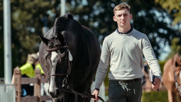 Jack Whitaker est ici avec Scenletha, l'une de ses trois montures de Grand Prix.