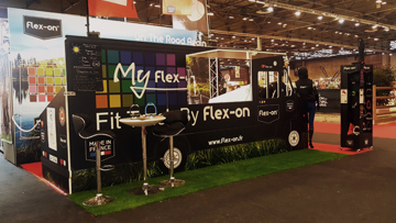 Retrouvez le Fit Truck by Flex-on sur le Salon du Cheval de Paris face à la carrière prestige