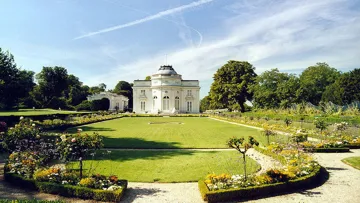 Auch ein hübscher Ausblick: Schloss Bagatelle im Bois de Boulogne.