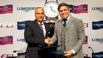 Ingmar de Vos, président de la FEI, et Juan-Carlos Capelli, vice-président et directeur international du marketing de Longines.