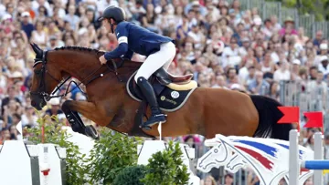 Hello Sanctos, hier mit Scott Brash, macht auch seinen Züchter glücklich
