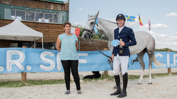 Thomas Carlile et Étoile de Beliard à la remise des prix.