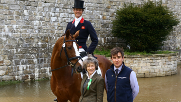 William Fox Pitt and Chilli Morning pose at Queen Mary's Bower with The Duchess of Devonshire and Sam Horrell of title Sponsor Dodson & Horrell