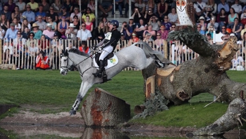 Oliver Townend et Ballaghmor Class sur le cross du CCI 4* de Badminton samedi.